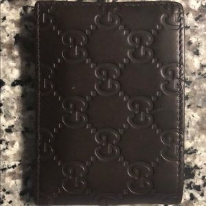 Men’s Gucci wallet